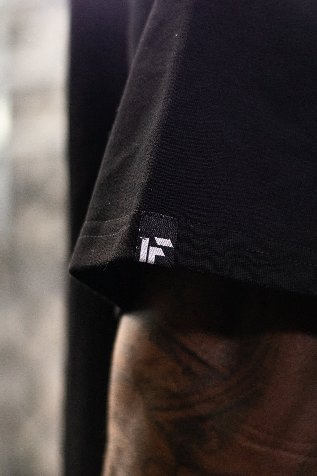 ESCAPE OVERSIZED TEE